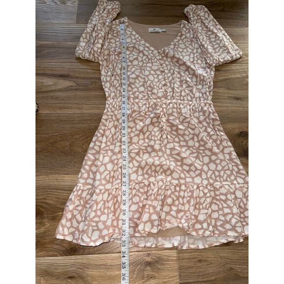 Vineyard Vines Animal Geo Print V-Neck Mini Dress Beige/White - Size S - OF - Picture 12 of 12